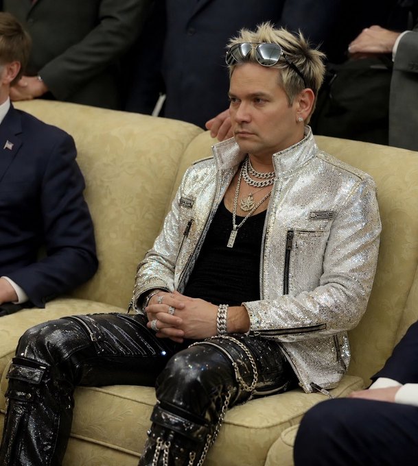 Marco Rubio as a pop star